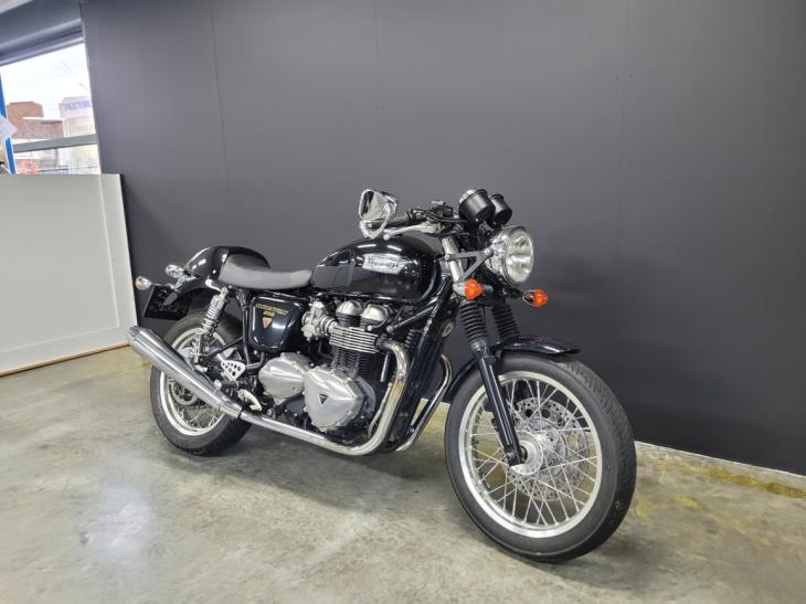 TRIUMPH THRUXTON 900 07/03/2016 16966 KM